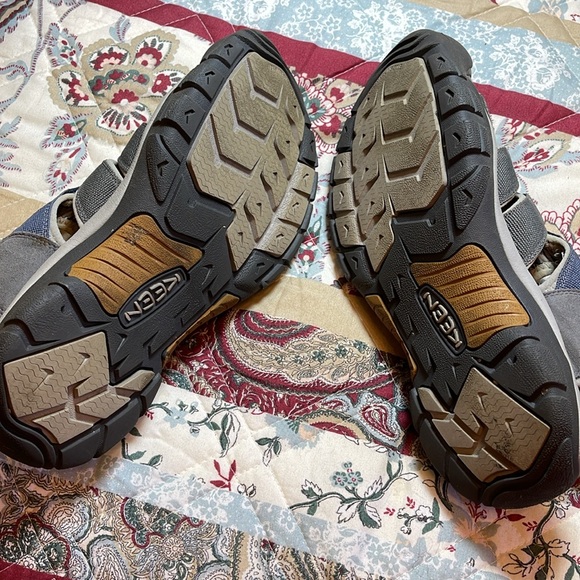 Keen Newport H2 Mens 10.5 Closed Toe Sandal Slip On Hiking Fishing Waterproof - Picture 9 of 15